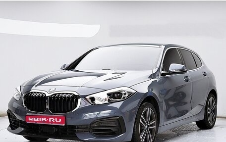 BMW 1 серия, 2021 год, 2 195 000 рублей, 1 фотография