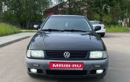 Volkswagen Polo III рестайлинг, 1999 год, 300 000 рублей, 1 фотография