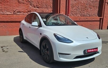 Tesla Model Y I, 2021 год, 4 950 000 рублей, 1 фотография