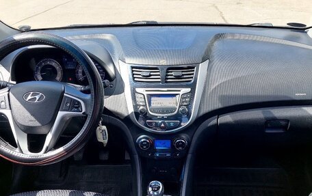 Hyundai Solaris II рестайлинг, 2011 год, 578 000 рублей, 11 фотография