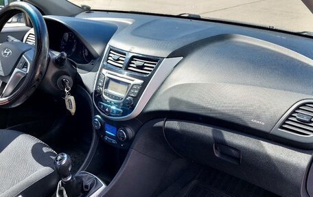 Hyundai Solaris II рестайлинг, 2011 год, 578 000 рублей, 17 фотография
