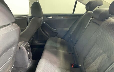 Volkswagen Jetta VI, 2011 год, 849 000 рублей, 13 фотография