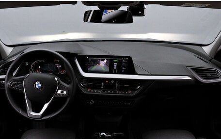 BMW 1 серия, 2021 год, 2 195 000 рублей, 8 фотография