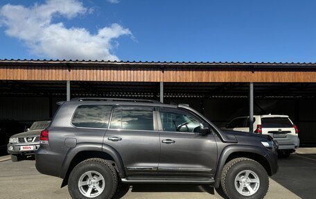 Toyota Land Cruiser 200, 2018 год, 11 000 000 рублей, 17 фотография