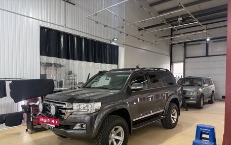 Toyota Land Cruiser 200, 2018 год, 11 000 000 рублей, 20 фотография