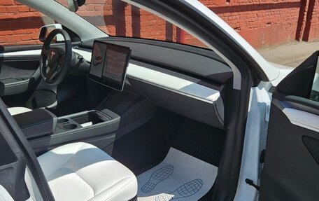 Tesla Model Y I, 2021 год, 4 950 000 рублей, 13 фотография