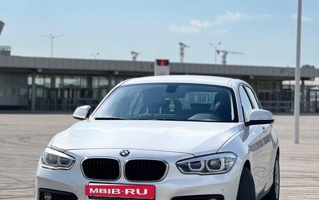 BMW 1 серия, 2018 год, 1 827 000 рублей, 3 фотография
