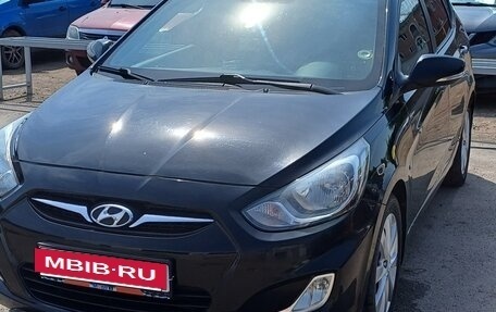 Hyundai Solaris II рестайлинг, 2012 год, 990 000 рублей, 2 фотография