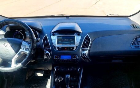 Hyundai ix35 I рестайлинг, 2013 год, 825 000 рублей, 18 фотография