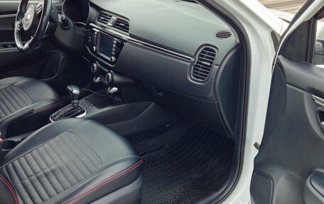KIA Rio IV, 2018 год, 1 550 000 рублей, 4 фотография