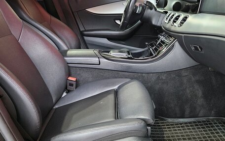 Mercedes-Benz E-Класс, 2020 год, 2 450 000 рублей, 13 фотография