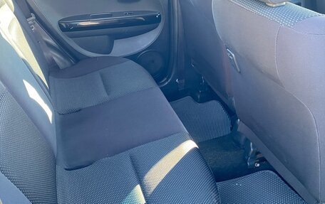 Toyota Ist II, 2004 год, 590 000 рублей, 14 фотография