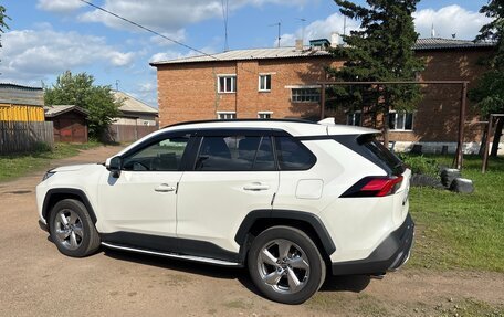Toyota RAV4, 2021 год, 3 350 000 рублей, 4 фотография