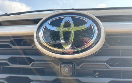 Toyota RAV4, 2021 год, 3 350 000 рублей, 9 фотография