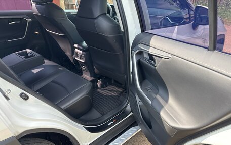 Toyota RAV4, 2021 год, 3 350 000 рублей, 23 фотография