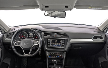Volkswagen Tiguan II, 2021 год, 1 870 000 рублей, 14 фотография