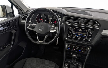 Volkswagen Tiguan II, 2021 год, 1 870 000 рублей, 29 фотография