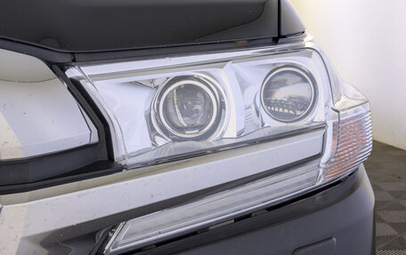 Toyota Land Cruiser 200, 2019 год, 5 700 000 рублей, 11 фотография