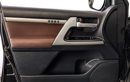 Toyota Land Cruiser 200, 2019 год, 5 700 000 рублей, 19 фотография