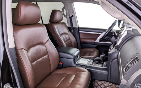 Toyota Land Cruiser 200, 2019 год, 5 700 000 рублей, 24 фотография