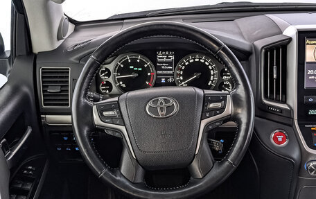 Toyota Land Cruiser 200, 2019 год, 5 700 000 рублей, 22 фотография