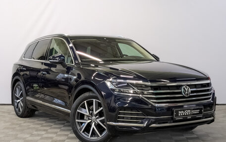 Volkswagen Touareg III, 2019 год, 4 900 000 рублей, 3 фотография