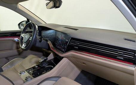 Volkswagen Touareg III, 2019 год, 4 900 000 рублей, 11 фотография
