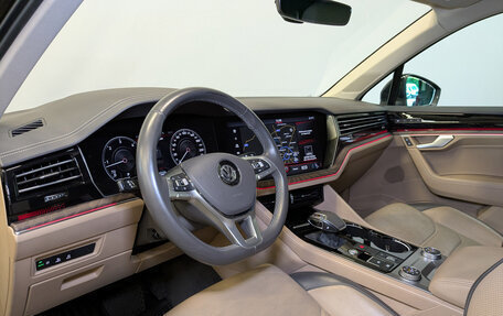 Volkswagen Touareg III, 2019 год, 4 900 000 рублей, 16 фотография