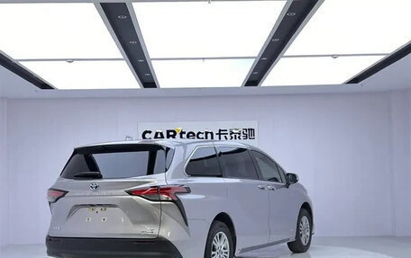 Toyota Sienna, 2021 год, 3 590 000 рублей, 9 фотография