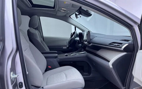 Toyota Sienna, 2021 год, 3 590 000 рублей, 19 фотография