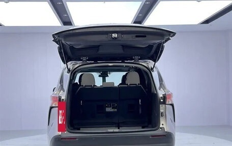 Toyota Sienna, 2021 год, 3 590 000 рублей, 10 фотография