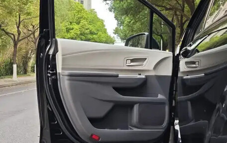 Toyota Sienna, 2021 год, 3 570 000 рублей, 14 фотография