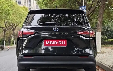 Toyota Sienna, 2021 год, 3 570 000 рублей, 5 фотография