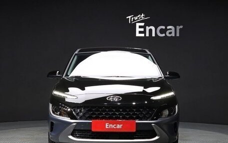 Hyundai Kona I, 2022 год, 1 780 000 рублей, 3 фотография