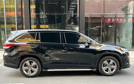 Toyota Highlander III, 2021 год, 2 610 000 рублей, 5 фотография