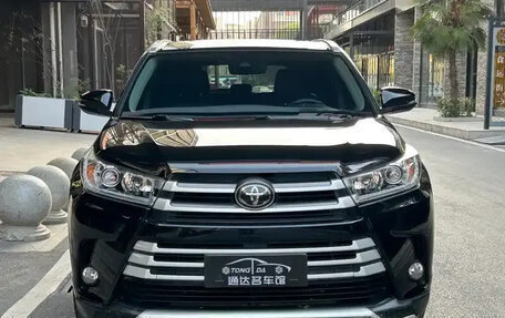 Toyota Highlander III, 2021 год, 2 610 000 рублей, 2 фотография