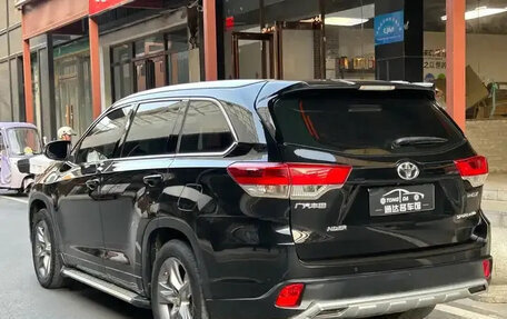 Toyota Highlander III, 2021 год, 2 610 000 рублей, 6 фотография