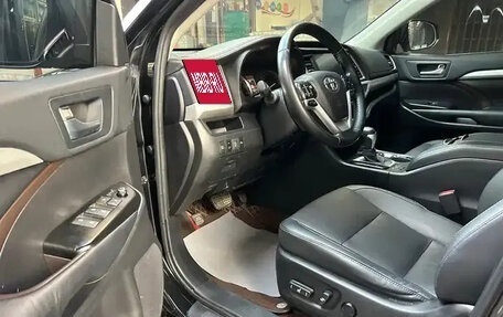 Toyota Highlander III, 2021 год, 2 610 000 рублей, 12 фотография