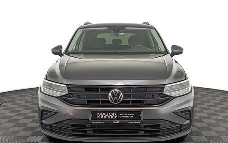 Volkswagen Tiguan II, 2021 год, 2 440 000 рублей, 2 фотография