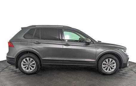 Volkswagen Tiguan II, 2021 год, 2 440 000 рублей, 4 фотография
