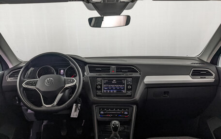 Volkswagen Tiguan II, 2021 год, 2 440 000 рублей, 14 фотография