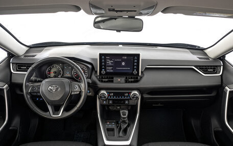 Toyota RAV4, 2019 год, 3 035 000 рублей, 13 фотография