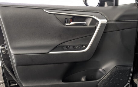 Toyota RAV4, 2019 год, 3 035 000 рублей, 18 фотография