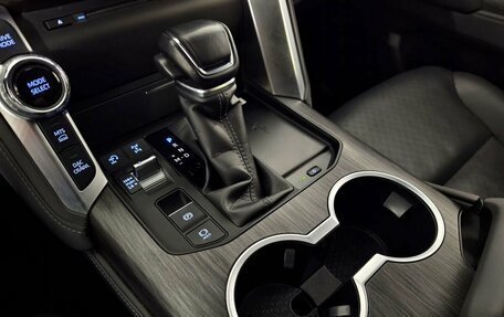 Toyota Land Cruiser, 2021 год, 10 790 000 рублей, 17 фотография