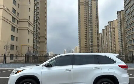 Toyota Highlander III, 2021 год, 2 650 000 рублей, 5 фотография