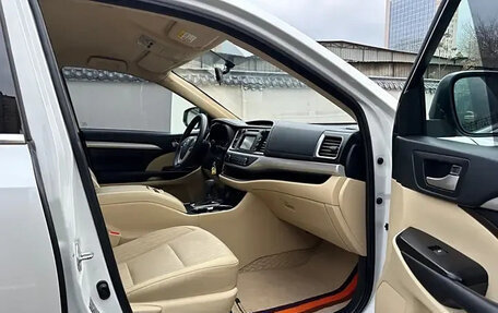 Toyota Highlander III, 2021 год, 2 650 000 рублей, 12 фотография