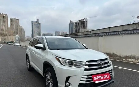 Toyota Highlander III, 2021 год, 2 650 000 рублей, 3 фотография