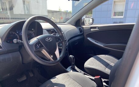 Hyundai Solaris II рестайлинг, 2015 год, 1 200 000 рублей, 10 фотография