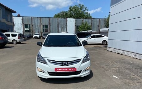 Hyundai Solaris II рестайлинг, 2015 год, 1 200 000 рублей, 3 фотография