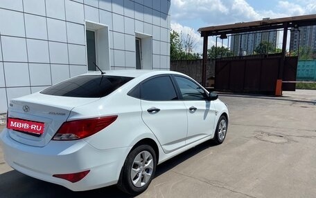 Hyundai Solaris II рестайлинг, 2015 год, 1 200 000 рублей, 8 фотография